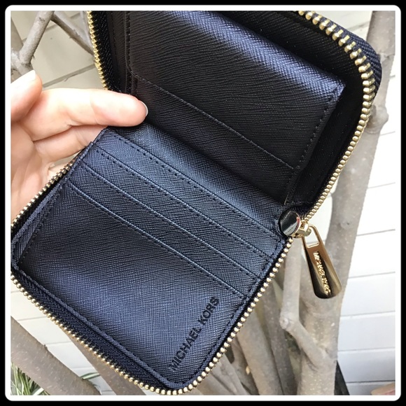 Michael Kors wallet - Picture 6 of 7